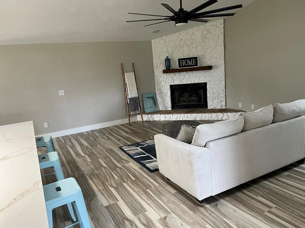 818 Fairway Dr, New Smyrna FL  32168-6117 exterior