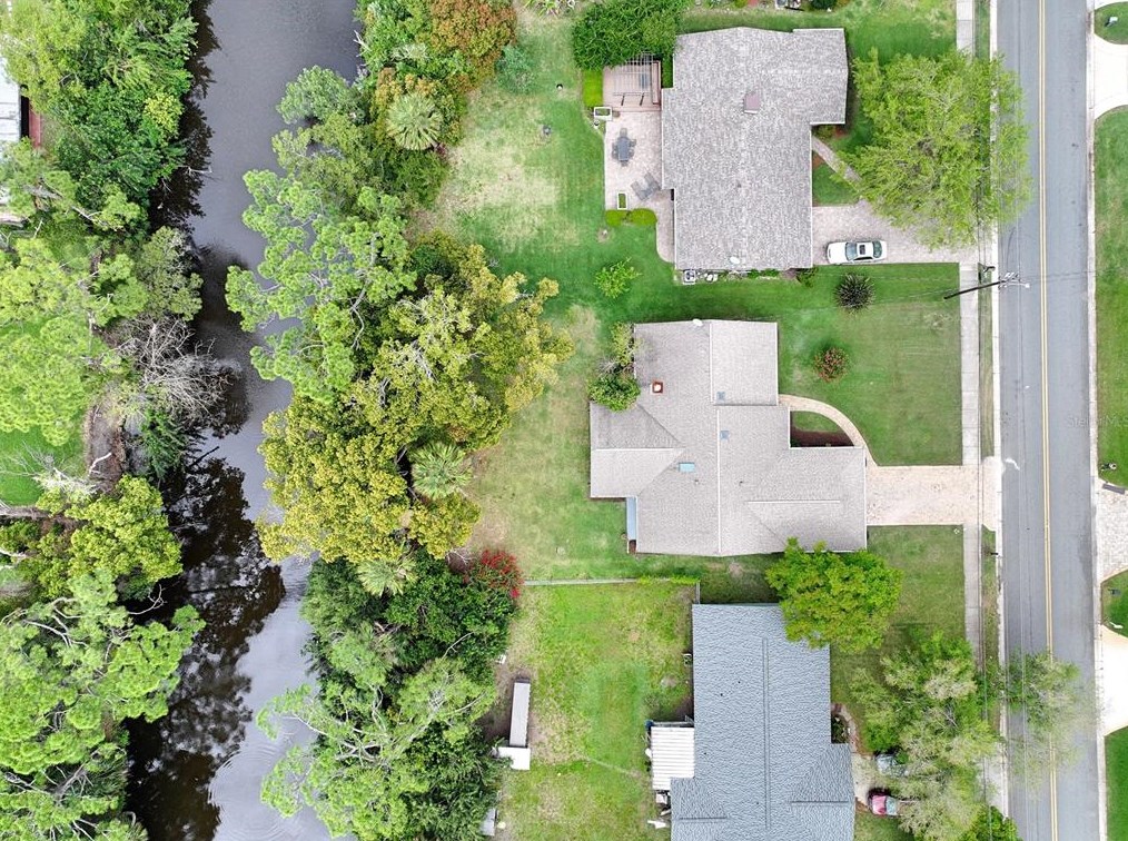 818 Fairway Dr, New Smyrna FL  32168-6117 exterior