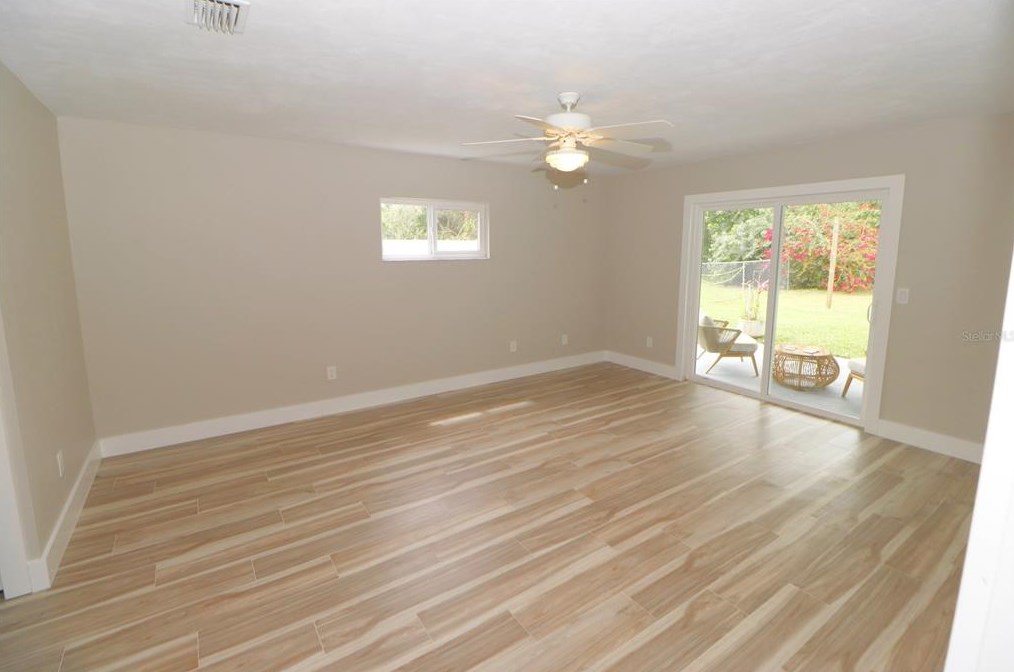 818 Fairway Dr, New Smyrna FL  32168-6117 exterior