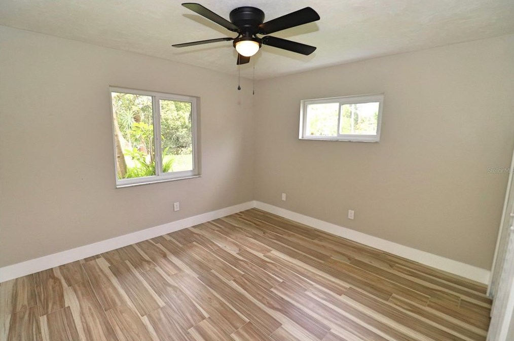 818 Fairway Dr, New Smyrna FL  32168-6117 exterior