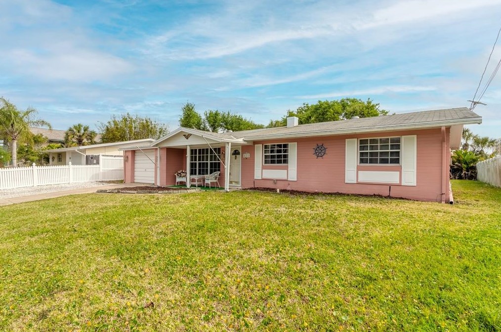 822 Oakview Dr, New Smyrna, FL 32169-3857
