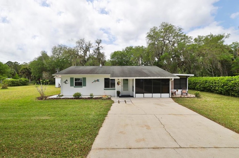 172 Temple St, New Smyrna, FL 32168-1706