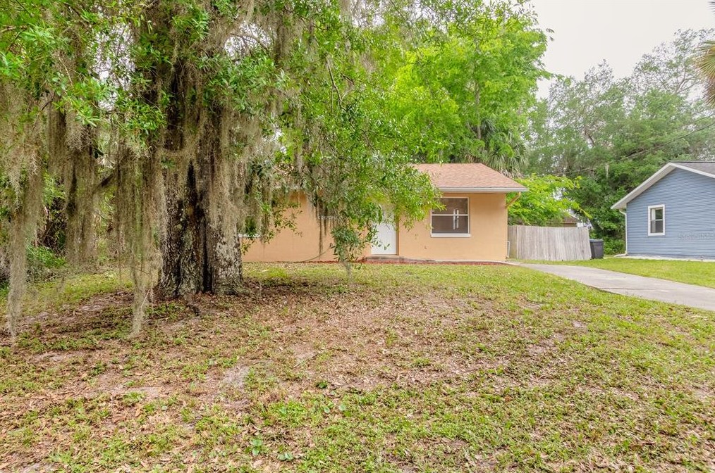 172 Nancy St, Oak Hill, FL 32759-9344