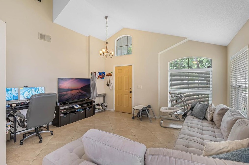 4229 Forest Island Dr, Orlando, FL 32826-2626