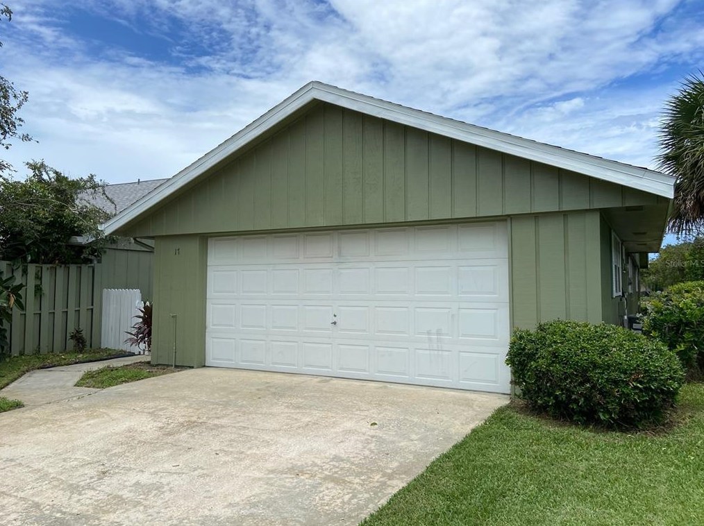 17 Birdie Dr, New Smyrna, FL 32168