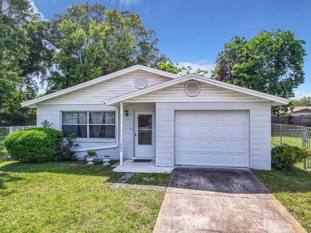 1003 3rd St, Daytona Beach, FL 32129