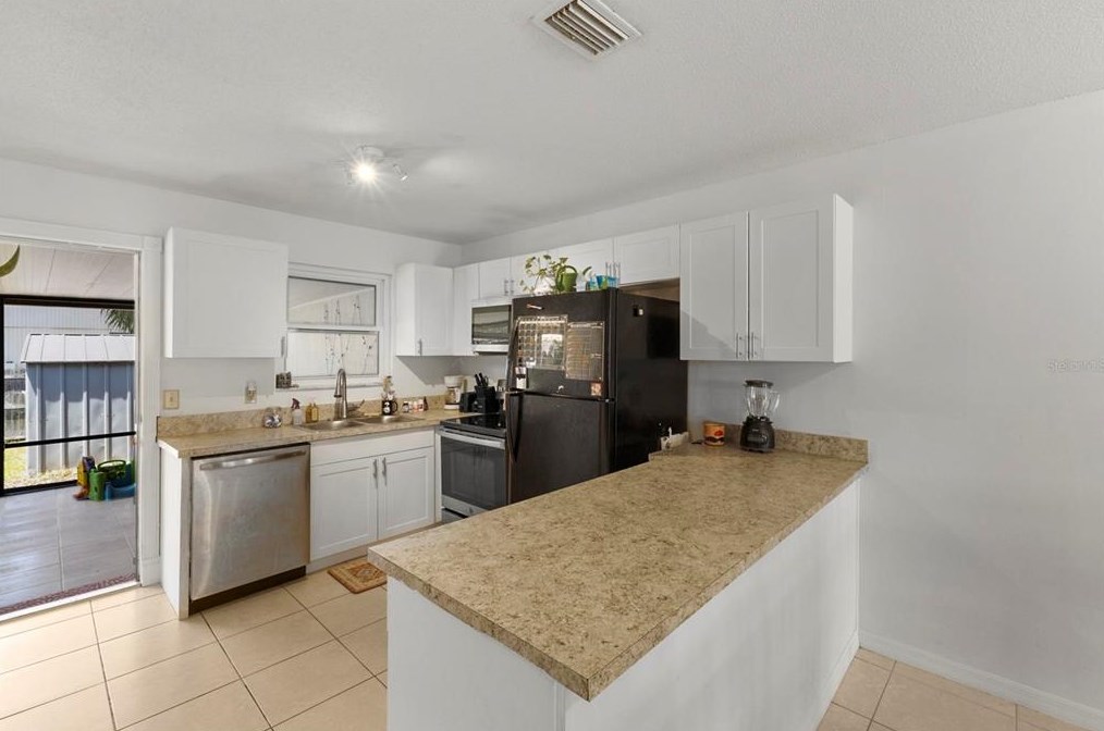 1518 Juniper Dr, Edgewater FL  32132-2640 exterior