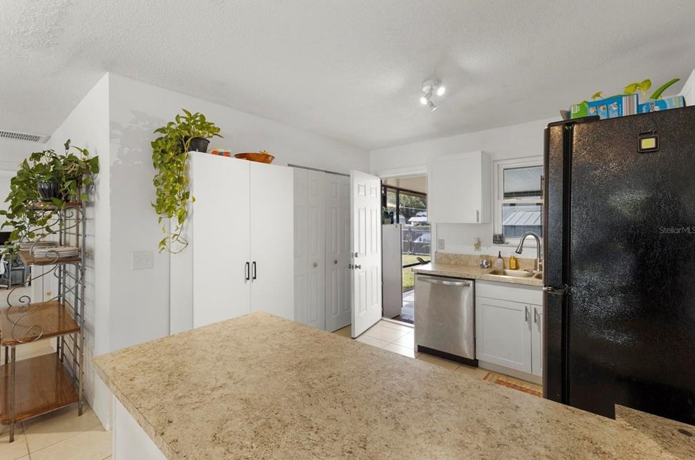 1518 Juniper Dr, Edgewater FL  32132-2640 exterior