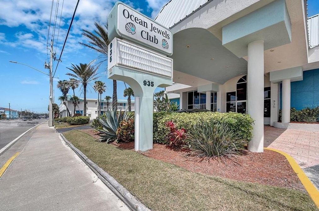 935 S Atlantic Ave #202, Daytona Beach, FL 32118