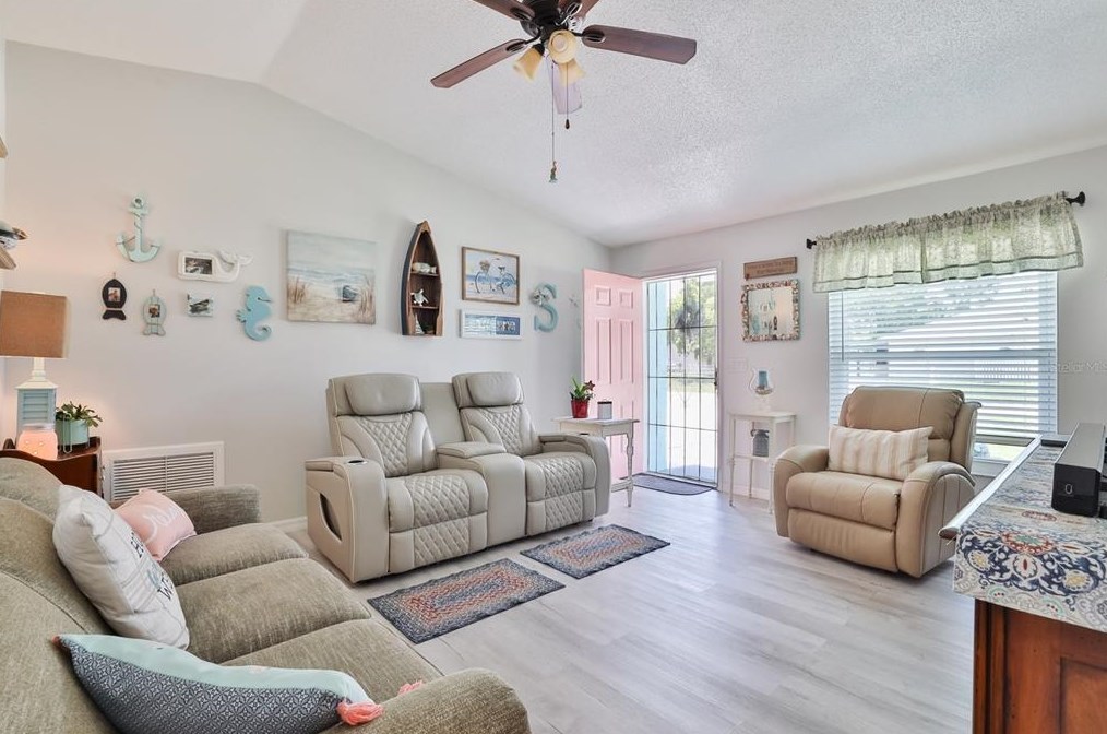 1959 Menger Cir, Daytona Beach, FL 32119