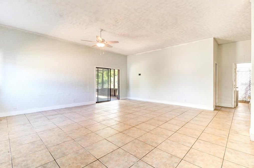419 Sea Hawk Ct, Edgewater FL  32141-4185 exterior
