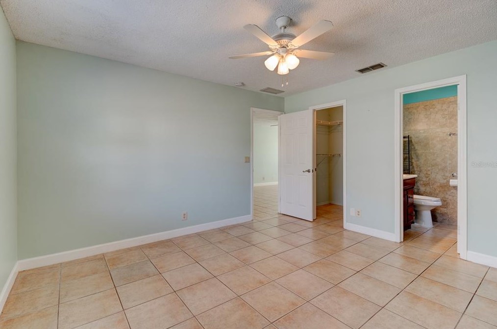 419 Sea Hawk Ct, Edgewater FL  32141-4185 exterior