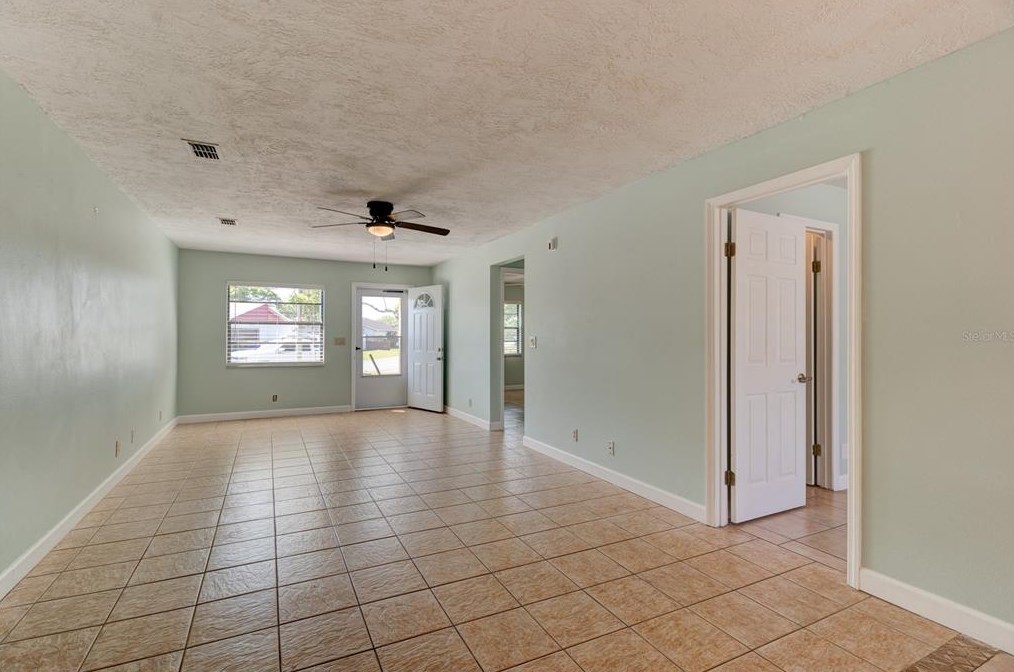 419 Sea Hawk Ct, Edgewater FL  32141-4185 exterior