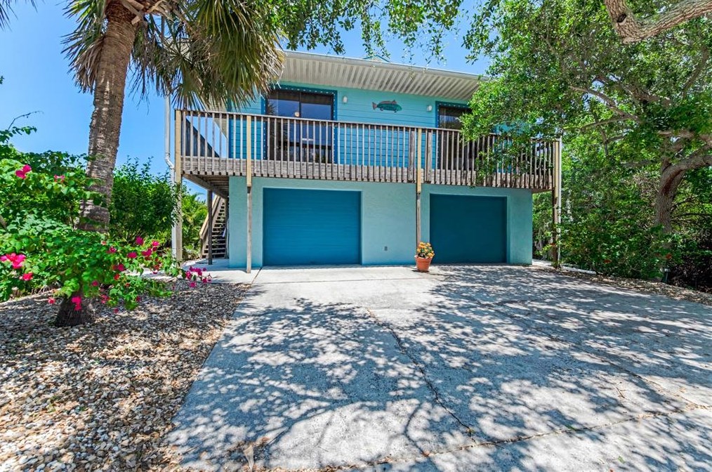 6231 Engram Rd, New Smyrna, FL 32169-4716