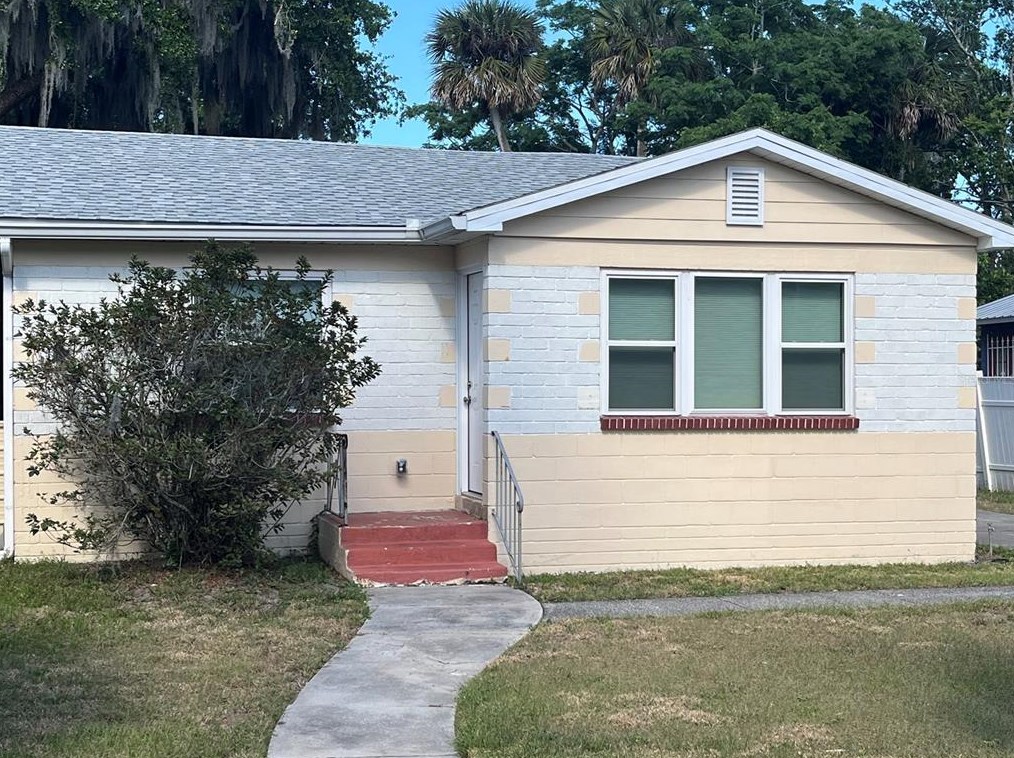 727 Dougherty St, New Smyrna, FL 32168-6443