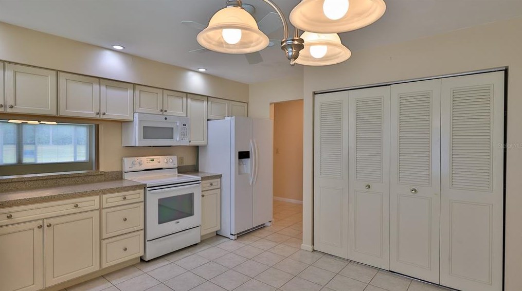 83 Lk Fairgreen Cir, New Smyrna FL  32168-6147 exterior