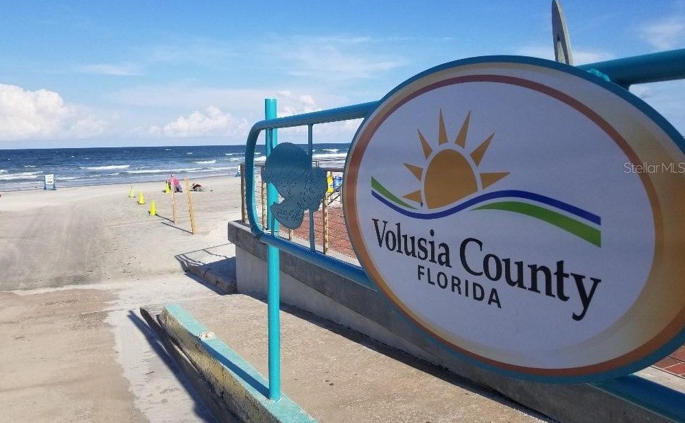 83 Lk Fairgreen Cir, New Smyrna FL  32168-6147 exterior