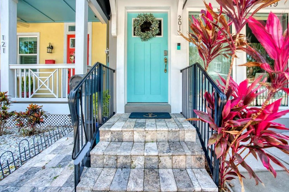 119 Faulkner St, New Smyrna, FL 32168-7017
