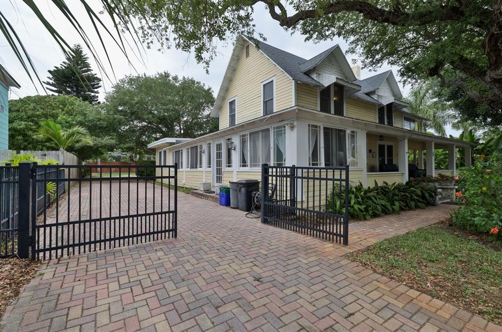 408 Peninsula Ave, New Smyrna, FL 32169-2548