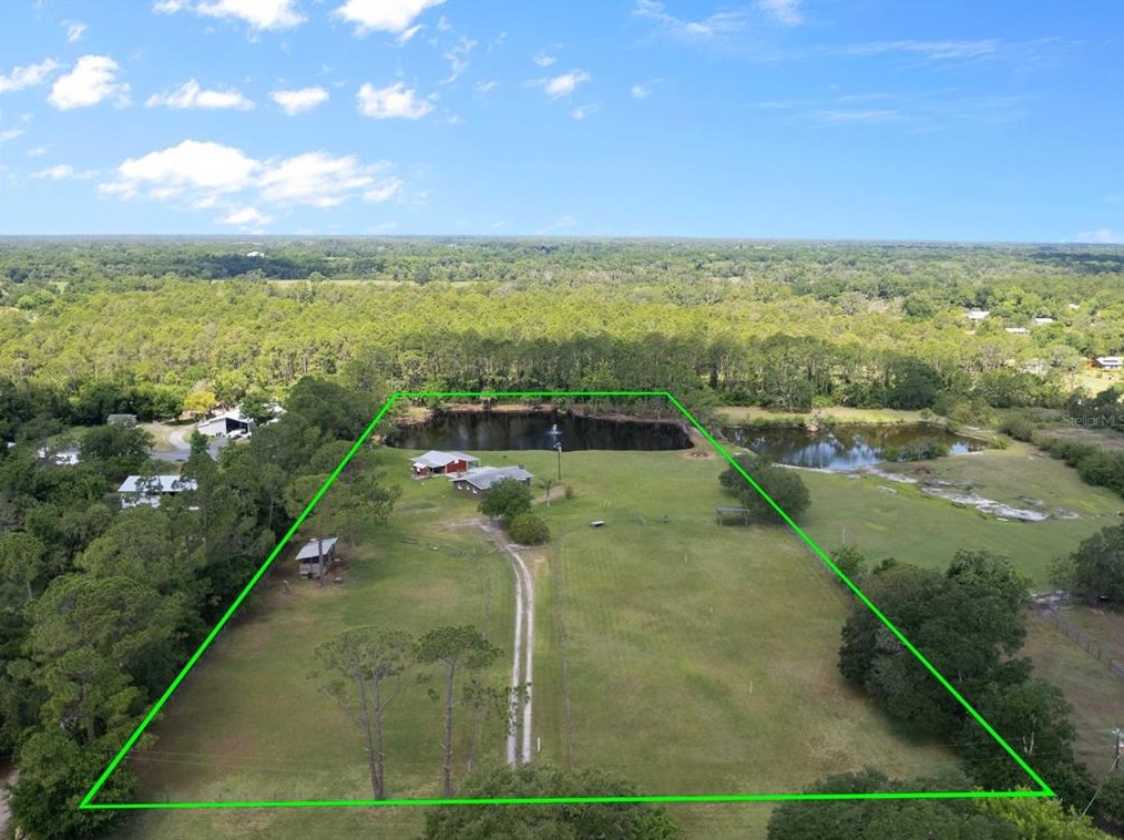 952 Bay Dr, New Smyrna, FL 32168-7847