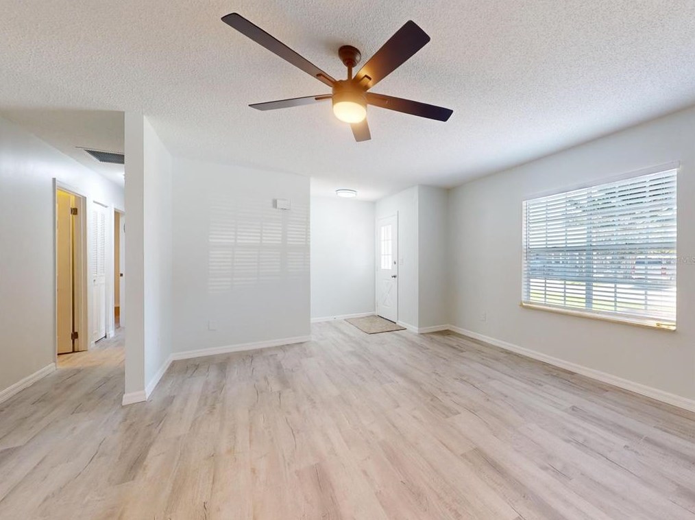 22 Sandra Cir, New Smyrna, FL 32168-6121
