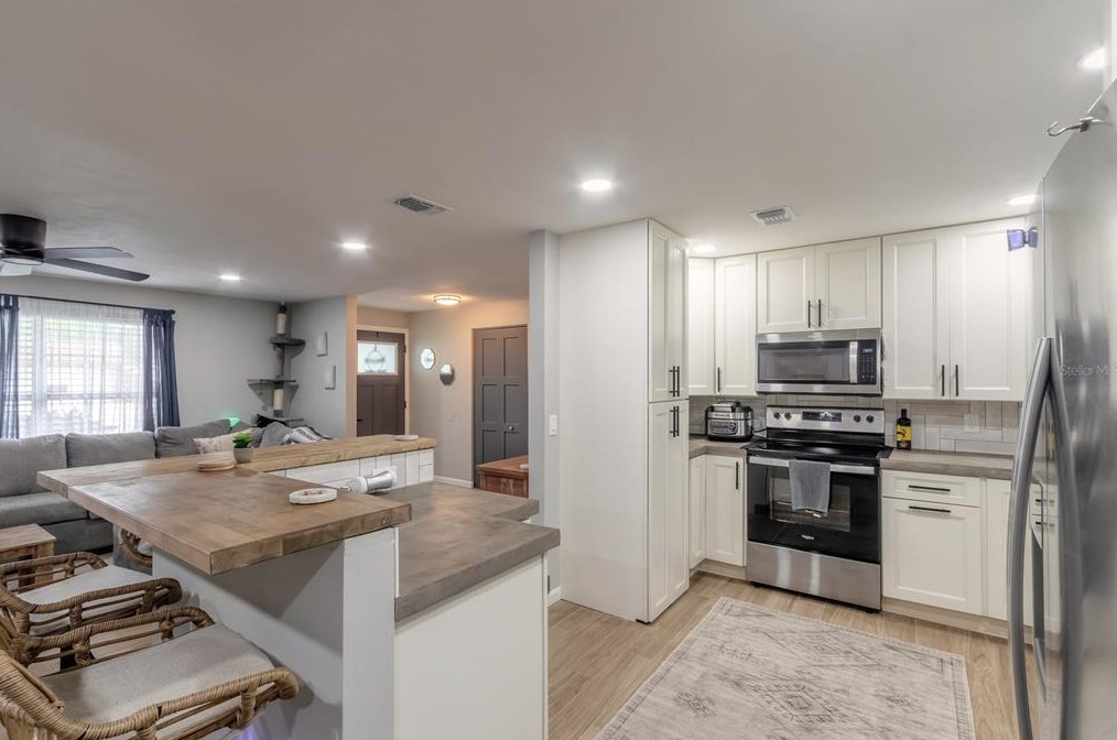 1737 Jacobs Rd, Daytona Beach FL 32119-1907 exterior