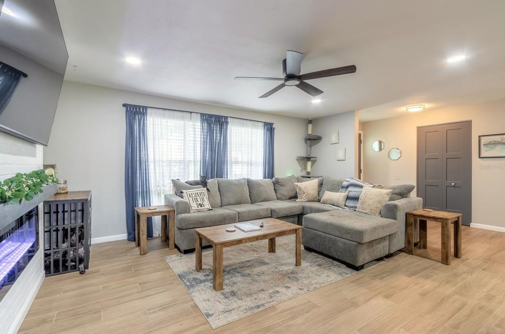 1737 Jacobs Rd, Daytona Beach FL 32119-1907 exterior