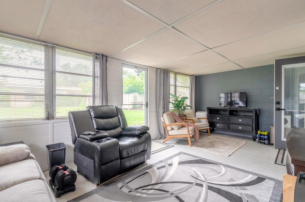 1737 Jacobs Rd, Daytona Beach FL 32119-1907 exterior