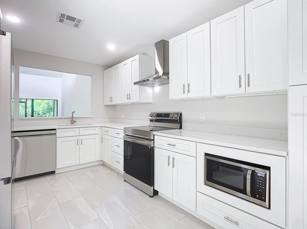 128 Surf Scooter Dr, Daytona Beach FL  32119-1378 exterior