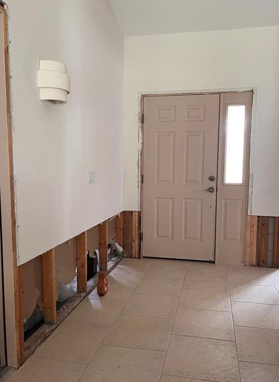 693 Rochester Ct, New Smyrna, FL 32168
