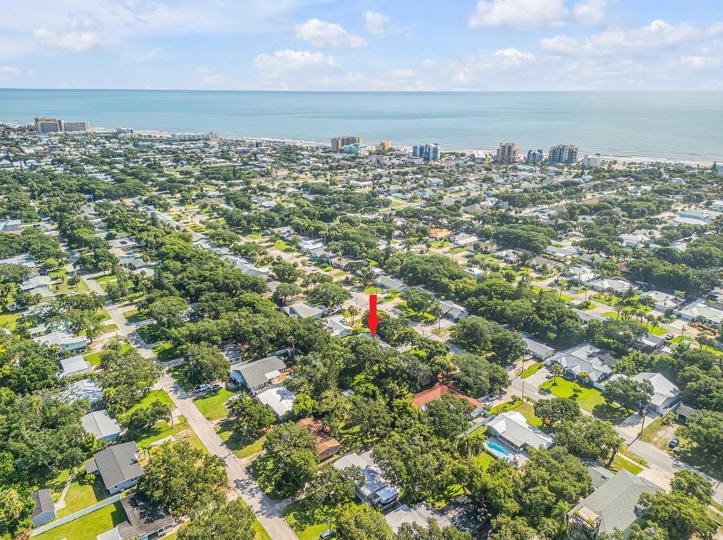 832 S Cooper St, New Smyrna, FL 32169