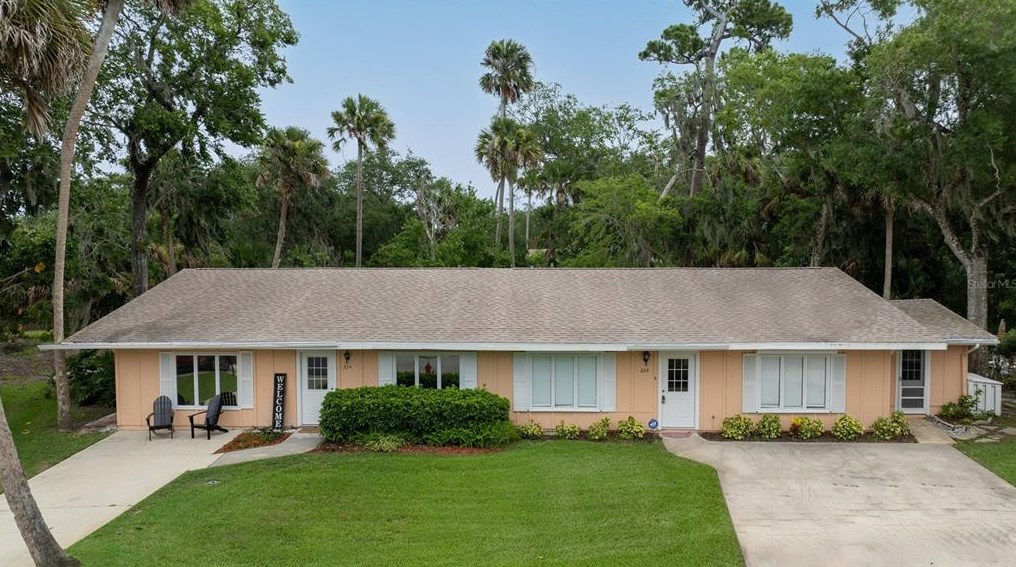 22 Country Club Dr, New Smyrna, FL 32168