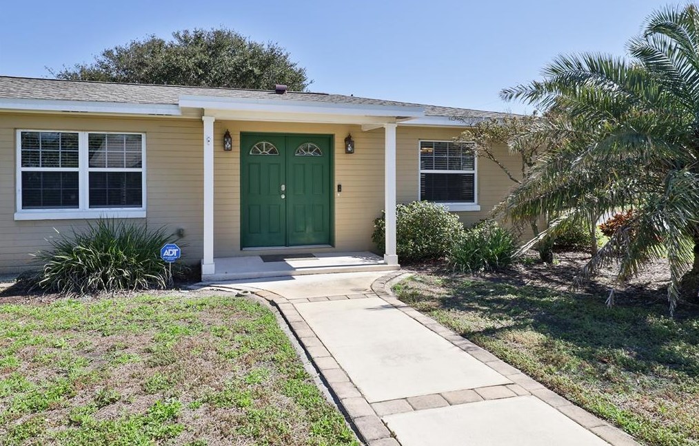 401 N Pine St, New Smyrna, FL 32169