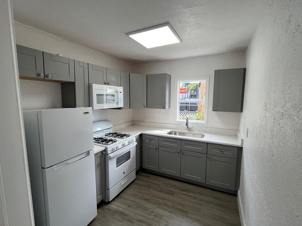 615 Dora St #a, New Smyrna, FL 32168
