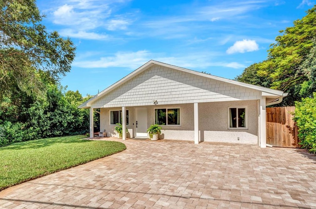 1202 Beacon St, New Smyrna, FL 32169