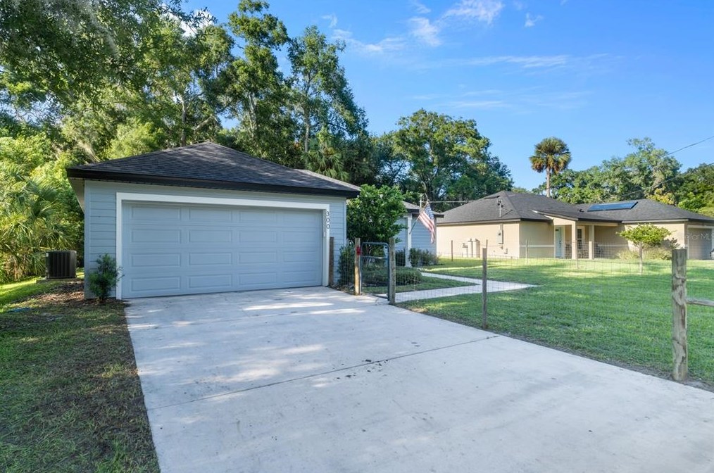 300 Osteen Maytown Rd, Osteen, FL 32764