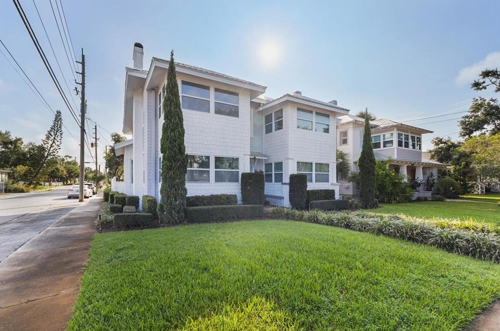 201 Palmetto St, New Smyrna, FL 32168
