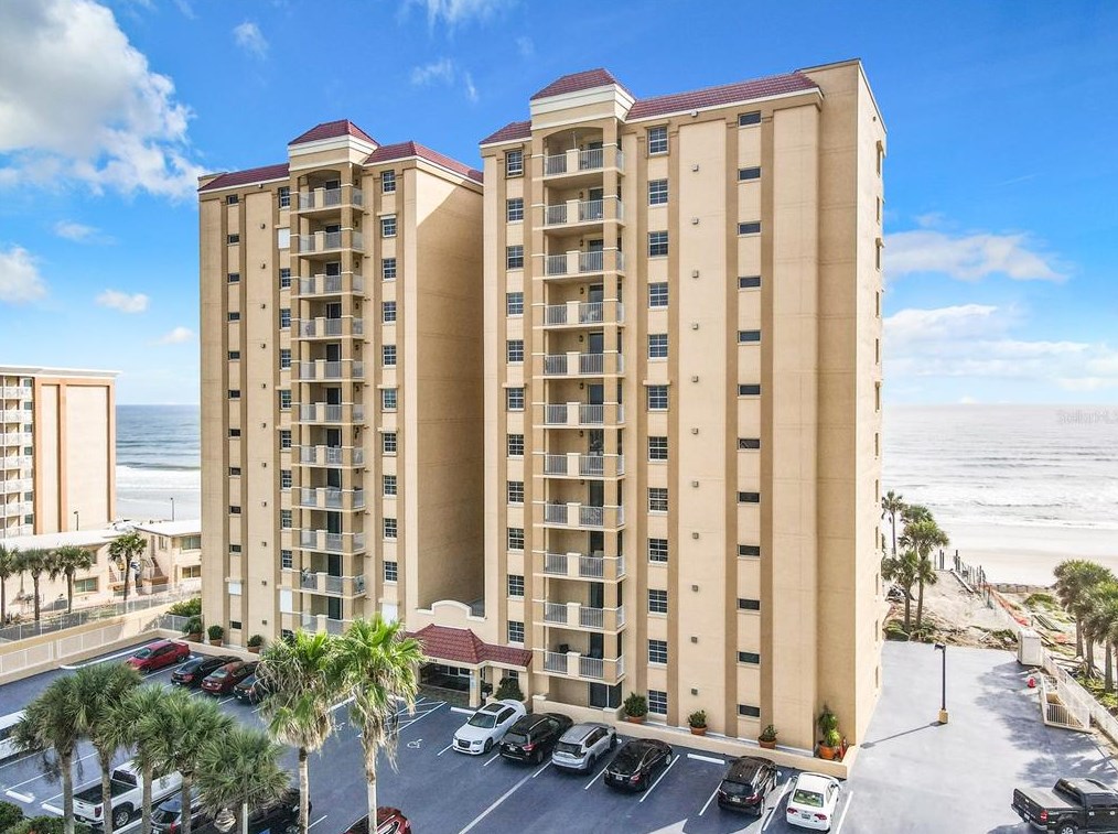 3145 Atlantic Ave, Daytona Beach FL  32118-6271 exterior