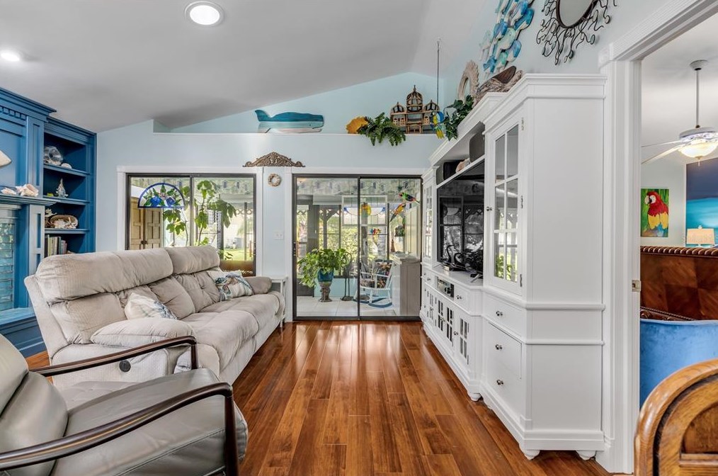 794 Pine Shores Cir, New Smyrna, FL 32168