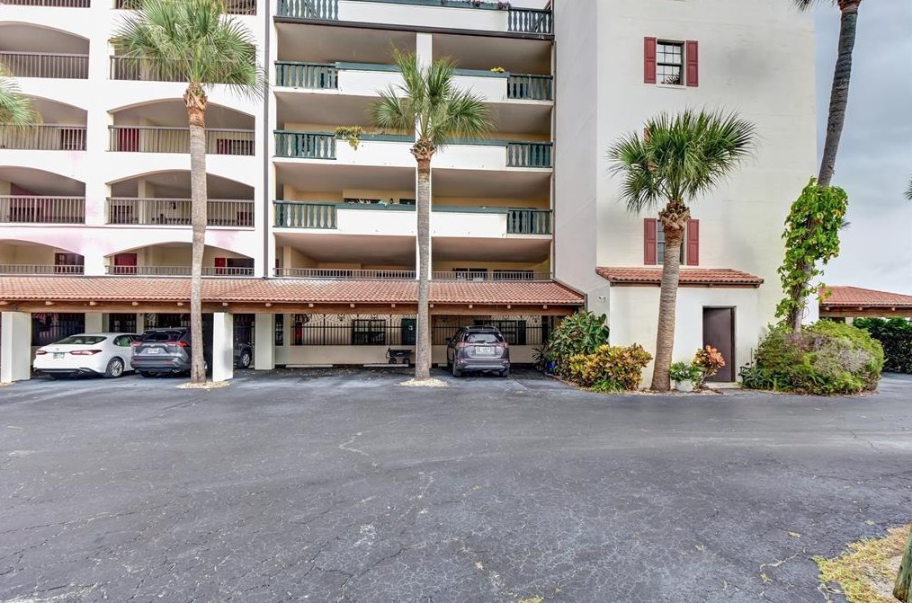 731 Marina Point Dr, Daytona Beach, FL 32114-5047