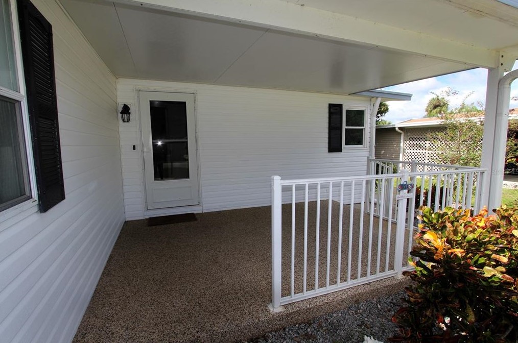 442 Sioux Blvd, Oak Hill, FL 32759