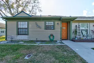 1140 Fairvilla Dr, New Smyrna Beach, FL 32168 - Photo 2