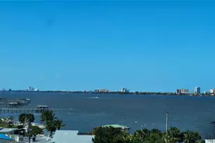 2801 S Ridgewood Ave, South Daytona, FL 32119 - Photo 1