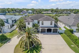 1212 Commodore Dr, New Smyrna Beach, FL 32168 - Photo 1