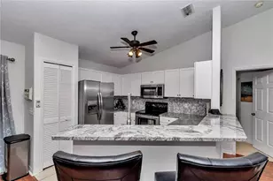 5556 Grove Mnr, Lady Lake, FL 32159 - Photo 6