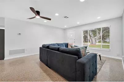 805 E 18th Avenue, New Smyrna Beach, FL 32169 - Photo 8