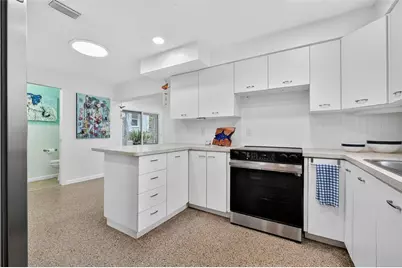 805 E 18th Avenue, New Smyrna Beach, FL 32169 - Photo 14