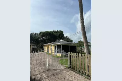 401 Oakwood Avenue #A, New Smyrna Beach, FL 32169 - Photo 2