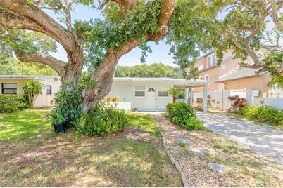 822 E 12th Avenue, New Smyrna Beach, FL 32169 - Photo 2