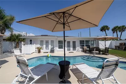 813 E 6th Avenue, New Smyrna Beach, FL 32169 - Photo 1